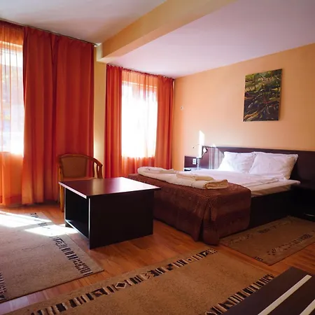 Family Art-Hotel Zora Vratsa Exterior photo