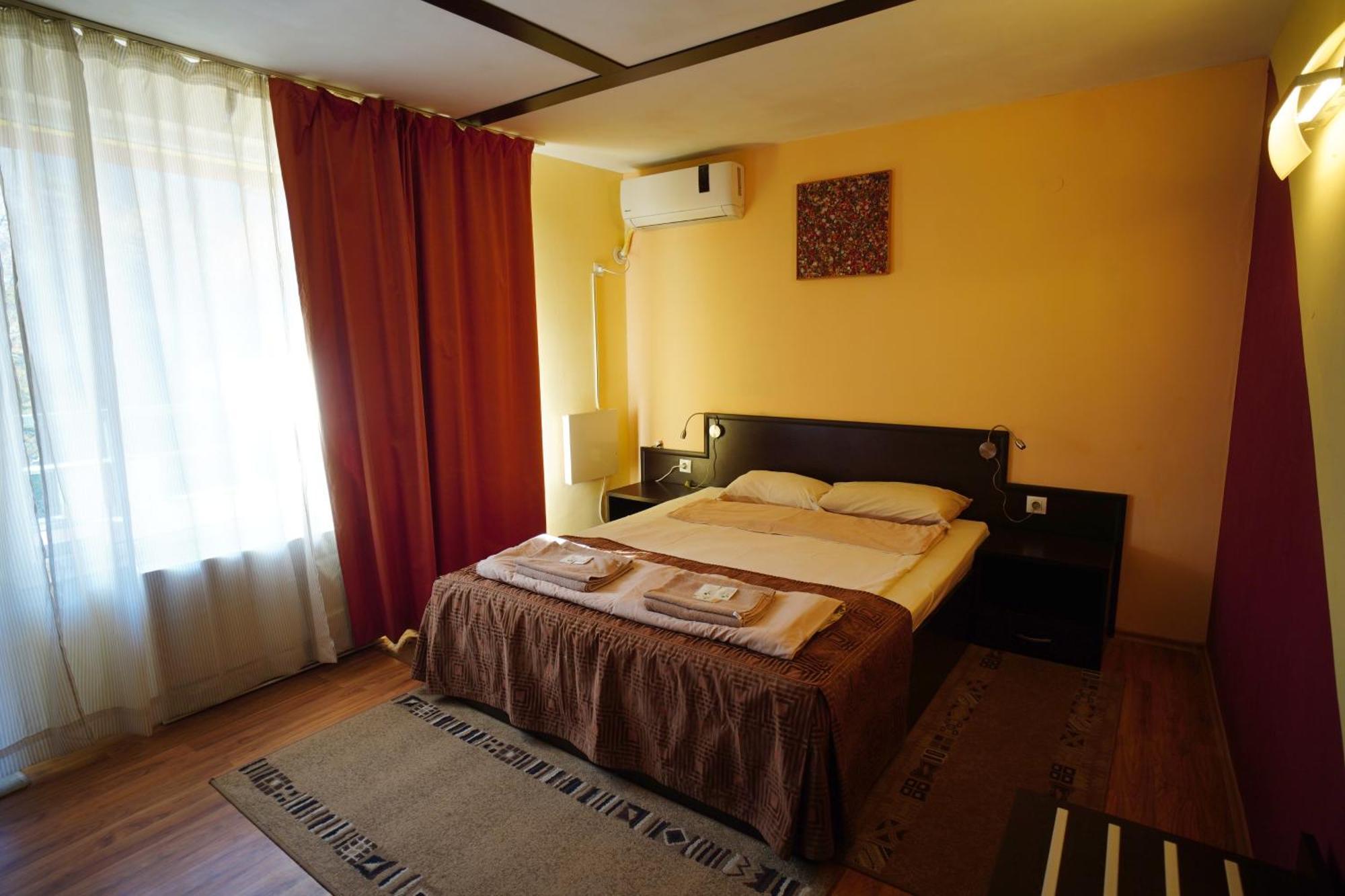 Family Art-hotel Zora 2*