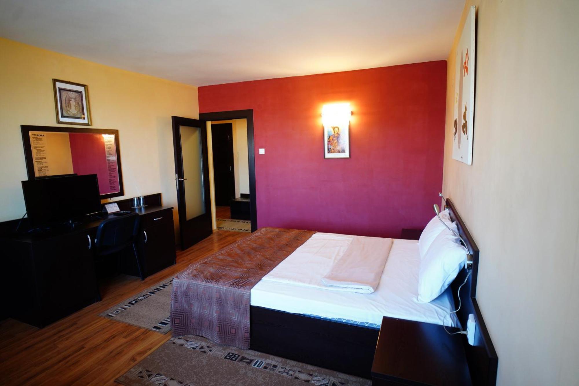 Family Art-hotel Zora 2*