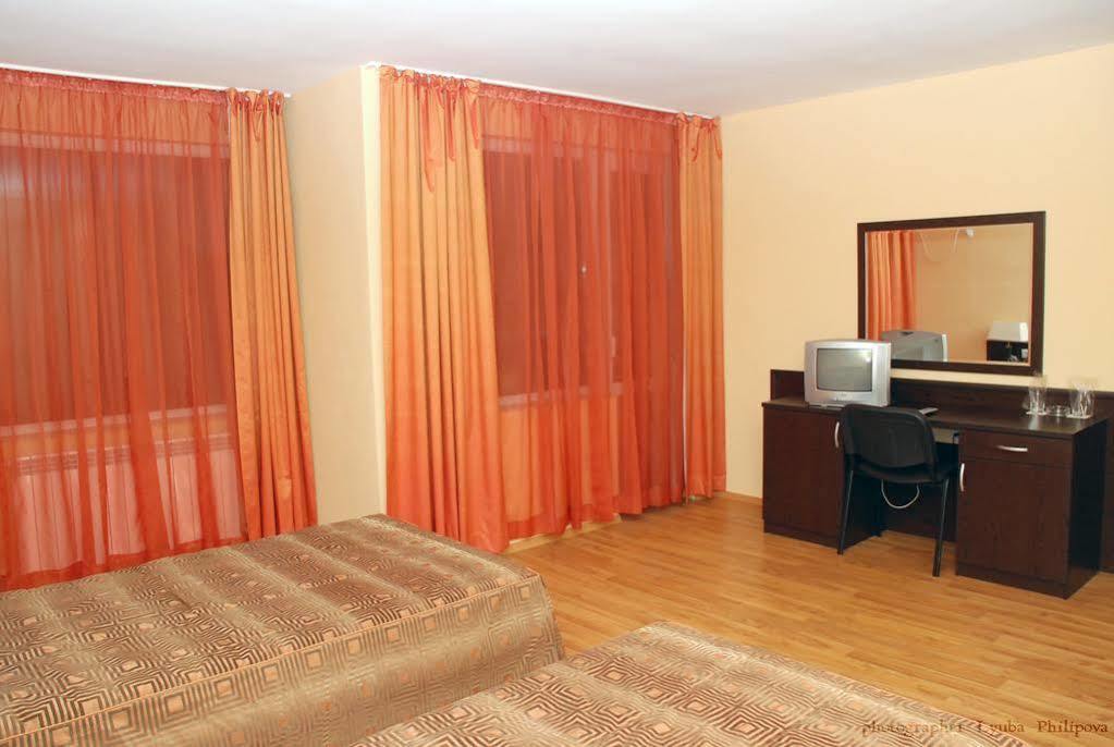 Hotel Family Art-hotel Zora 2*