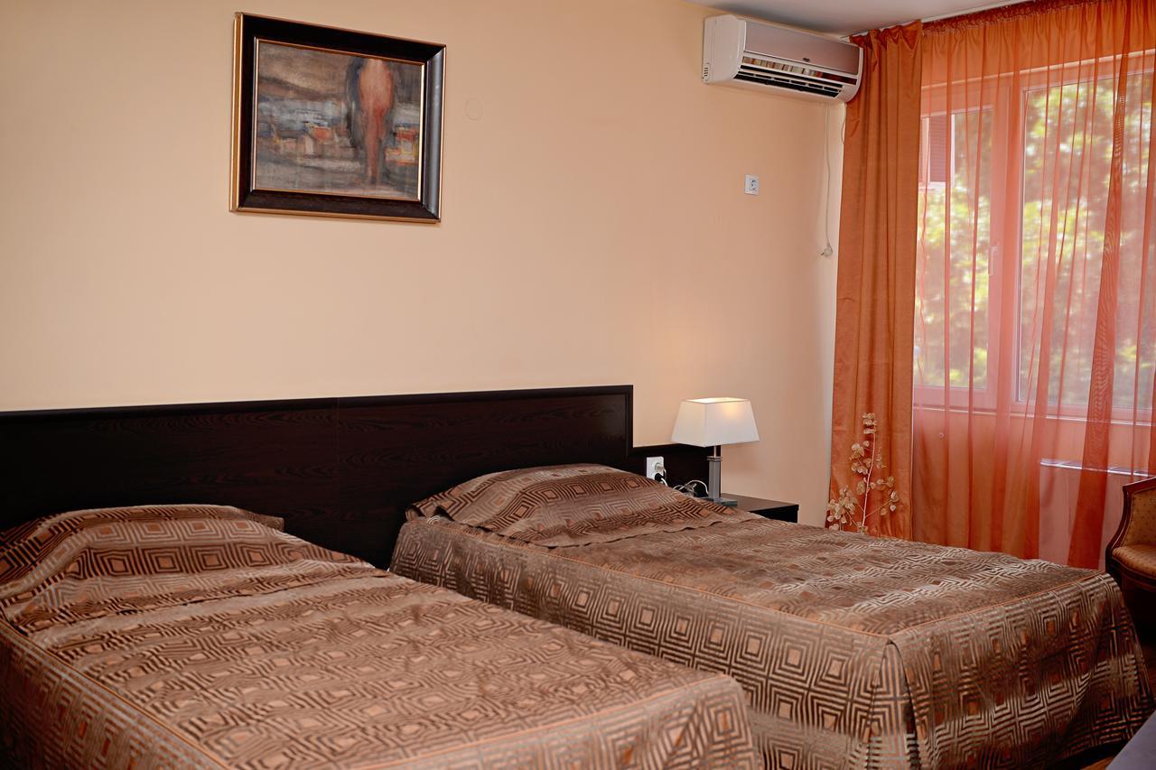 Family Art-hotel Zora Hotel 2*
